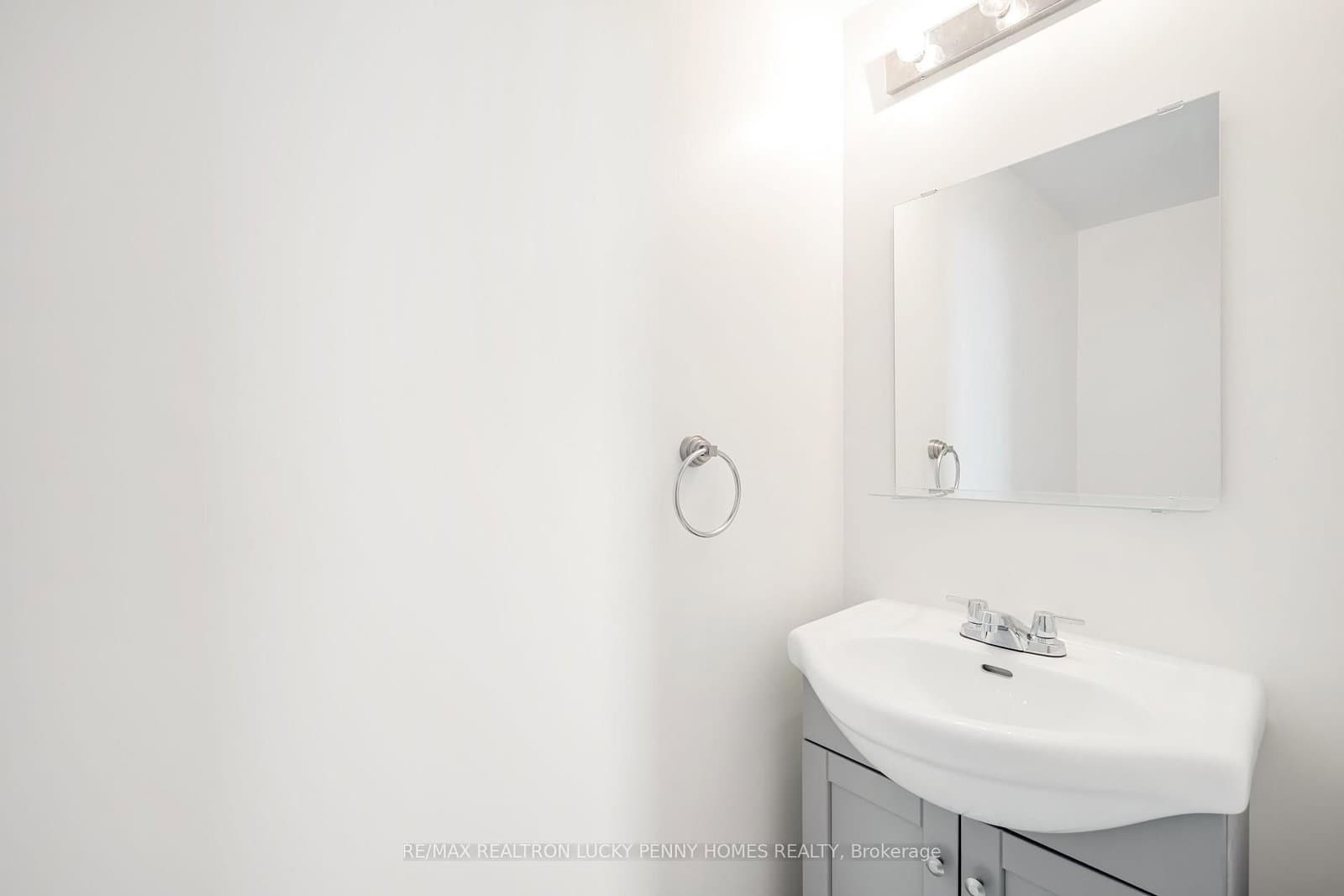 29 Wabbokish Crt, Courtice - Photo 10 of 27