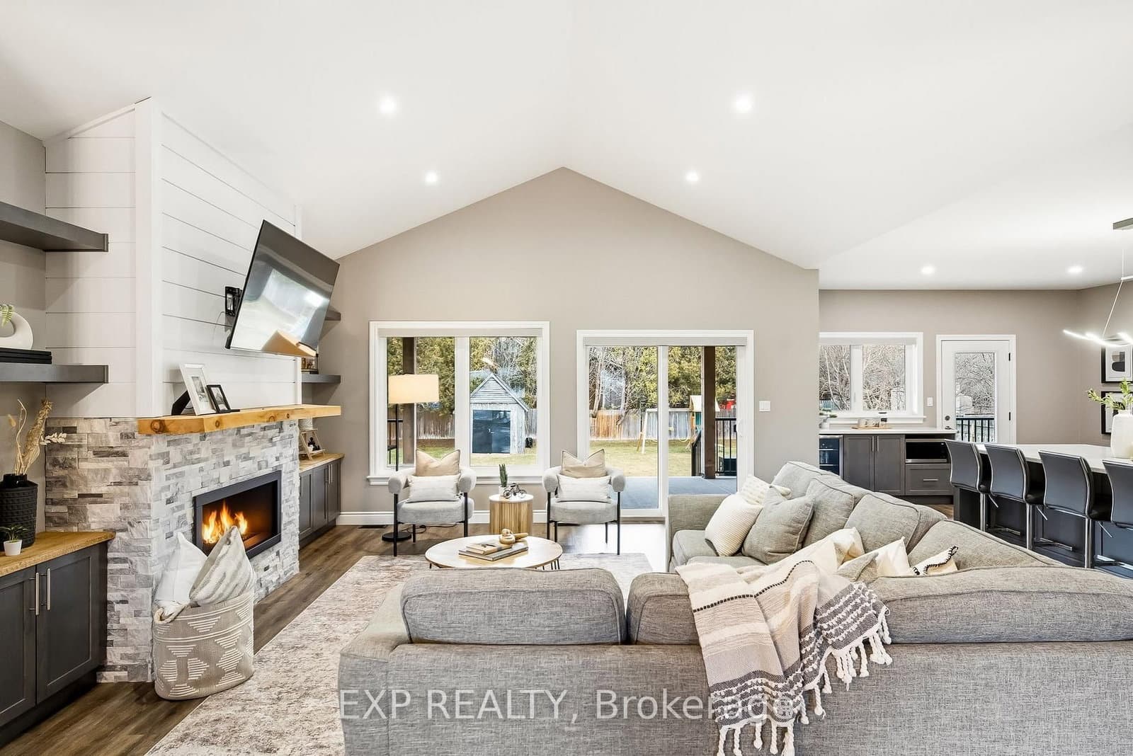 2939 Rundle Rd, Bowmanville - Photo 7 of 40