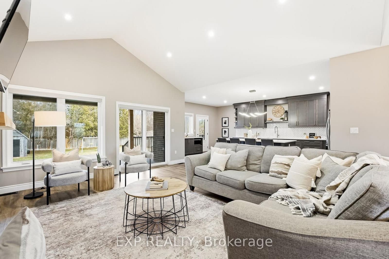 2939 Rundle Rd, Bowmanville - Photo 10 of 40