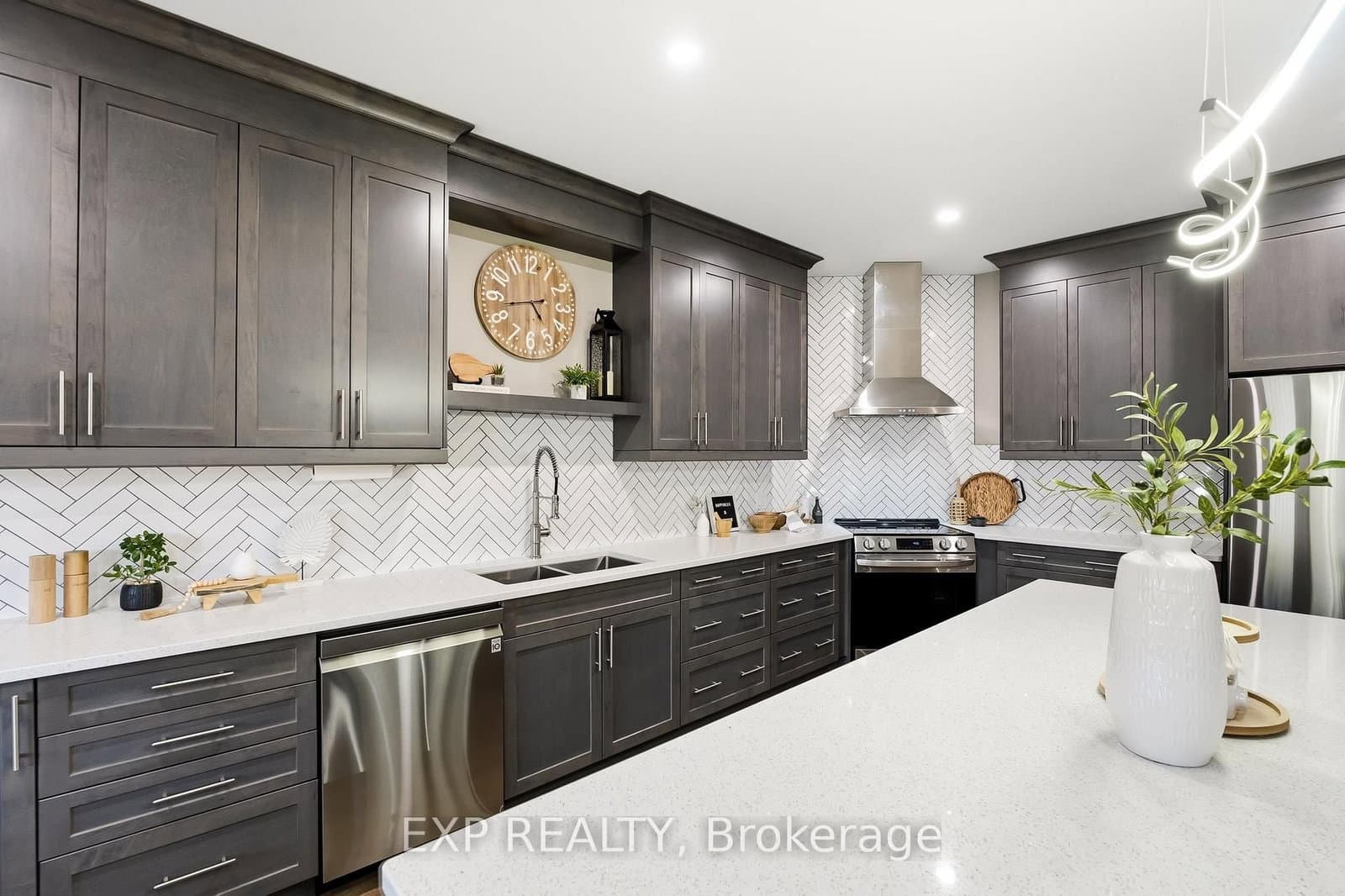 2939 Rundle Rd, Bowmanville - Photo 14 of 40