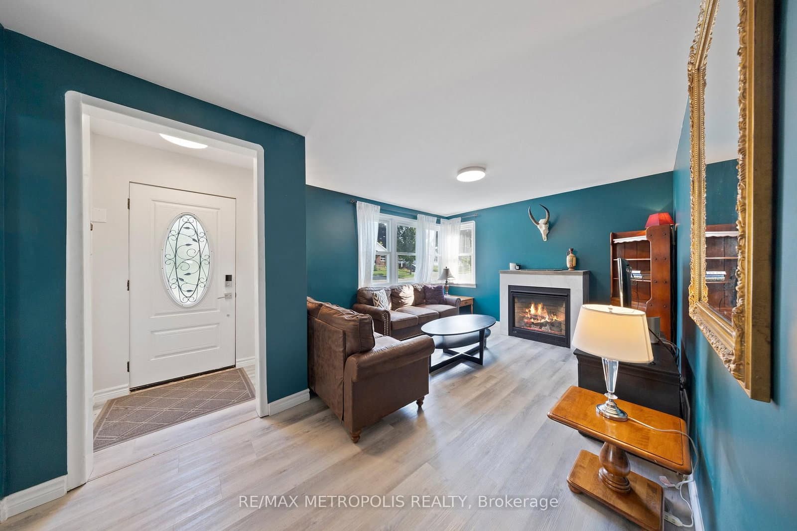 300 Ballard St, Oshawa - Photo 8 of 19