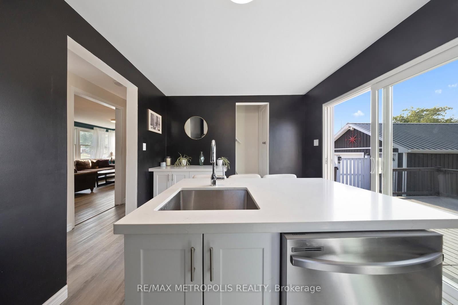 300 Ballard St, Oshawa - Photo 11 of 19