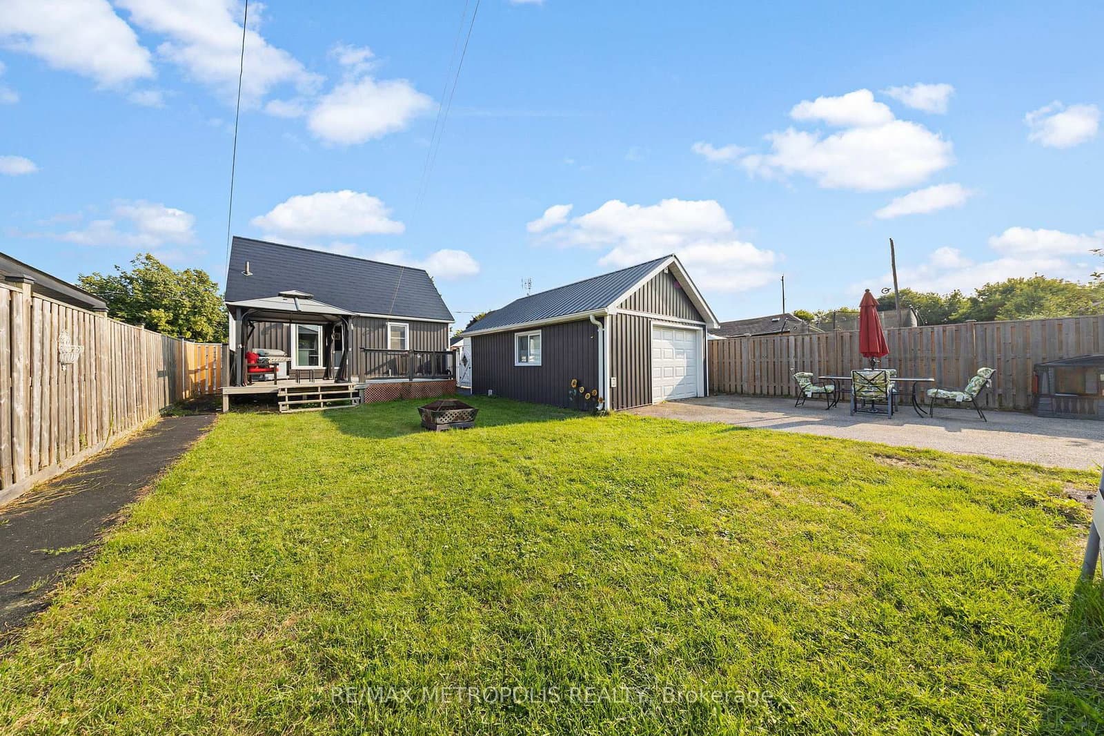 300 Ballard St, Oshawa - Photo 19 of 19