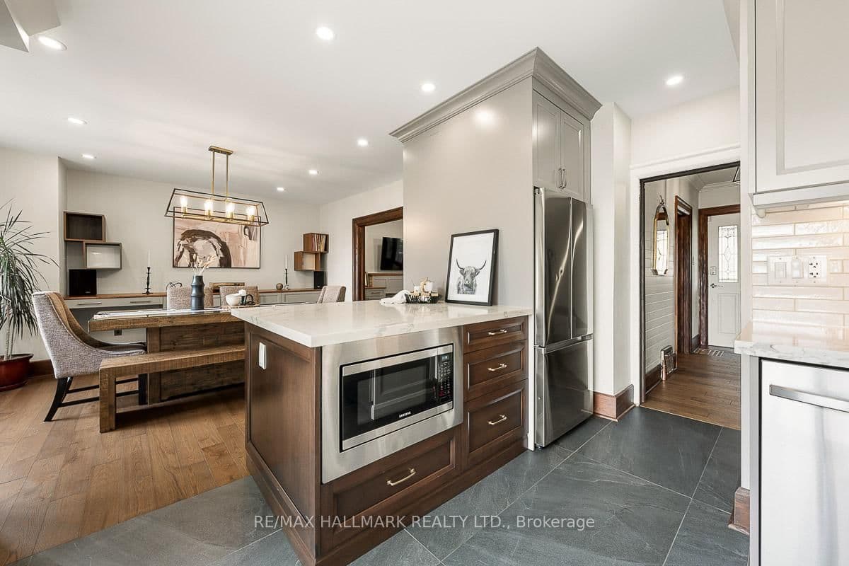 359 Mary St N, Oshawa - Photo 14 of 40