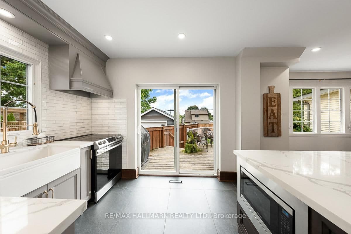 359 Mary St N, Oshawa - Photo 17 of 40