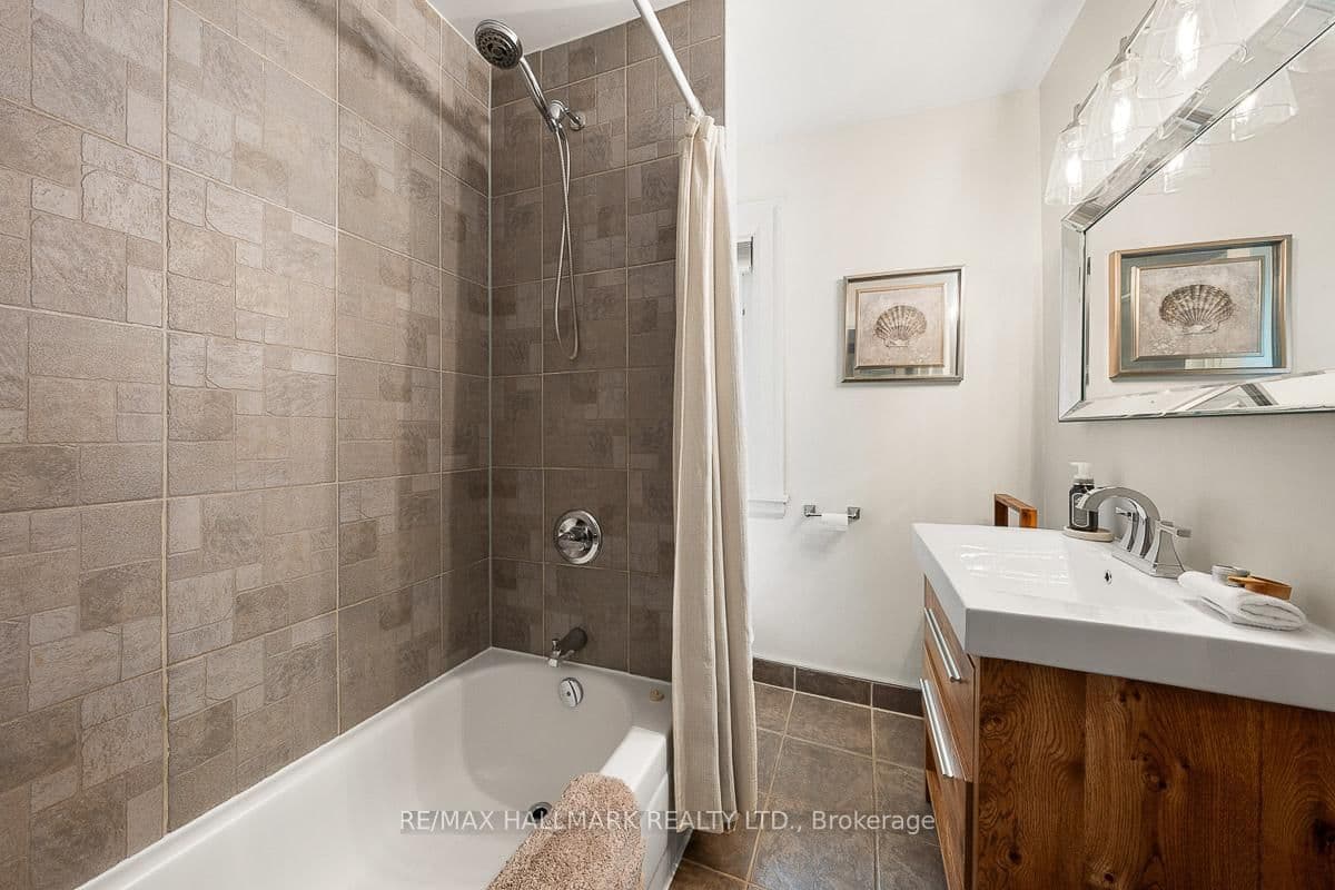 359 Mary St N, Oshawa - Photo 26 of 40