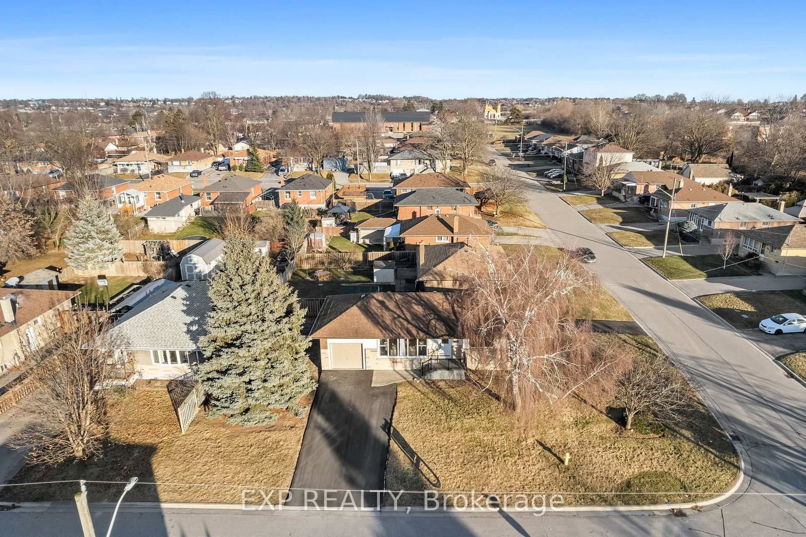 383 Windsor St, Oshawa - Photo 3 of 40