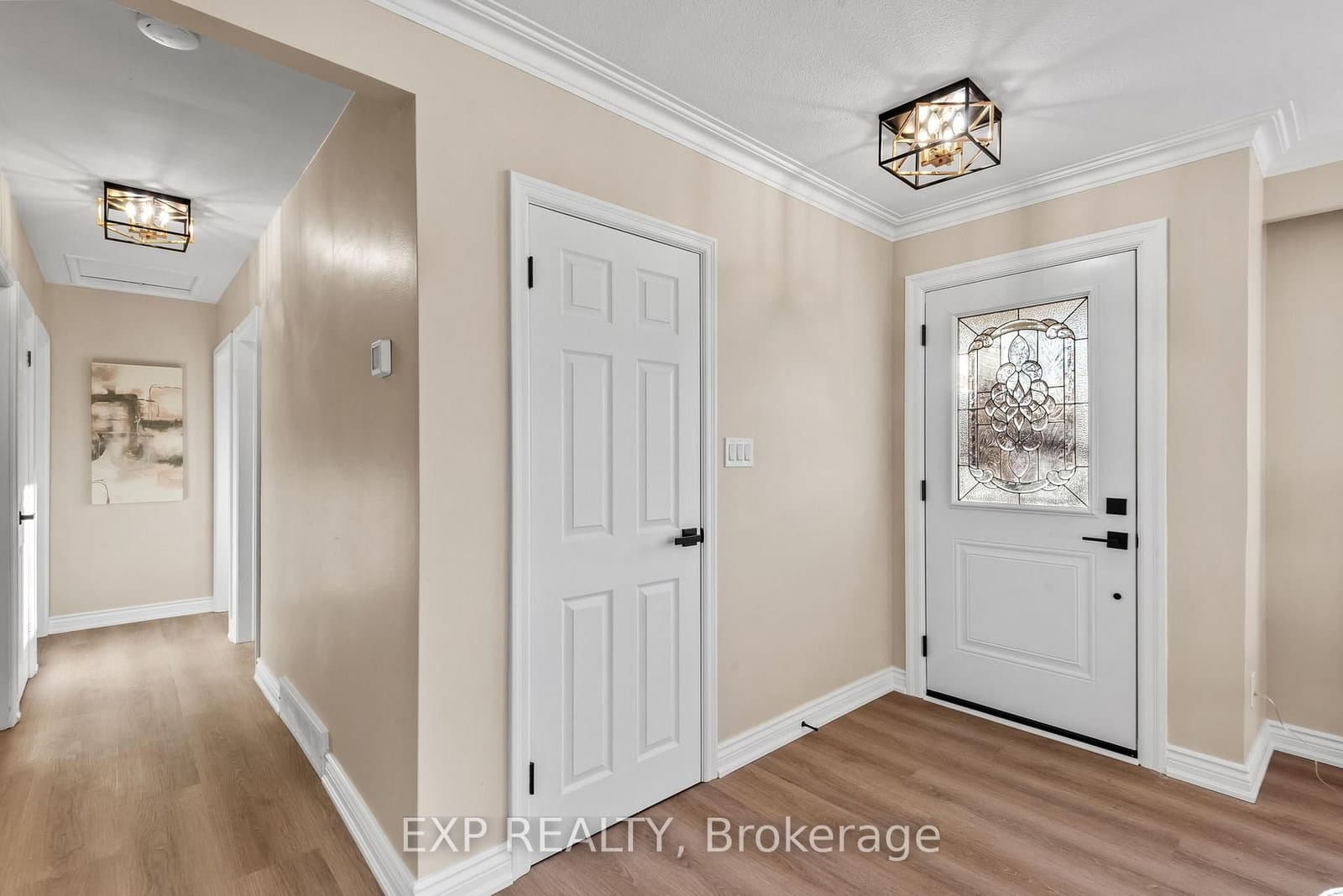383 Windsor St, Oshawa - Photo 5 of 40