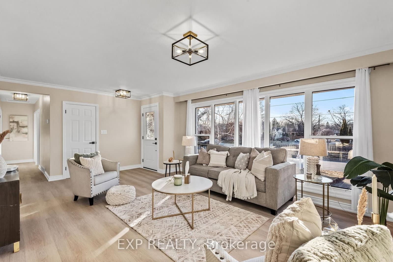 383 Windsor St, Oshawa - Photo 7 of 40