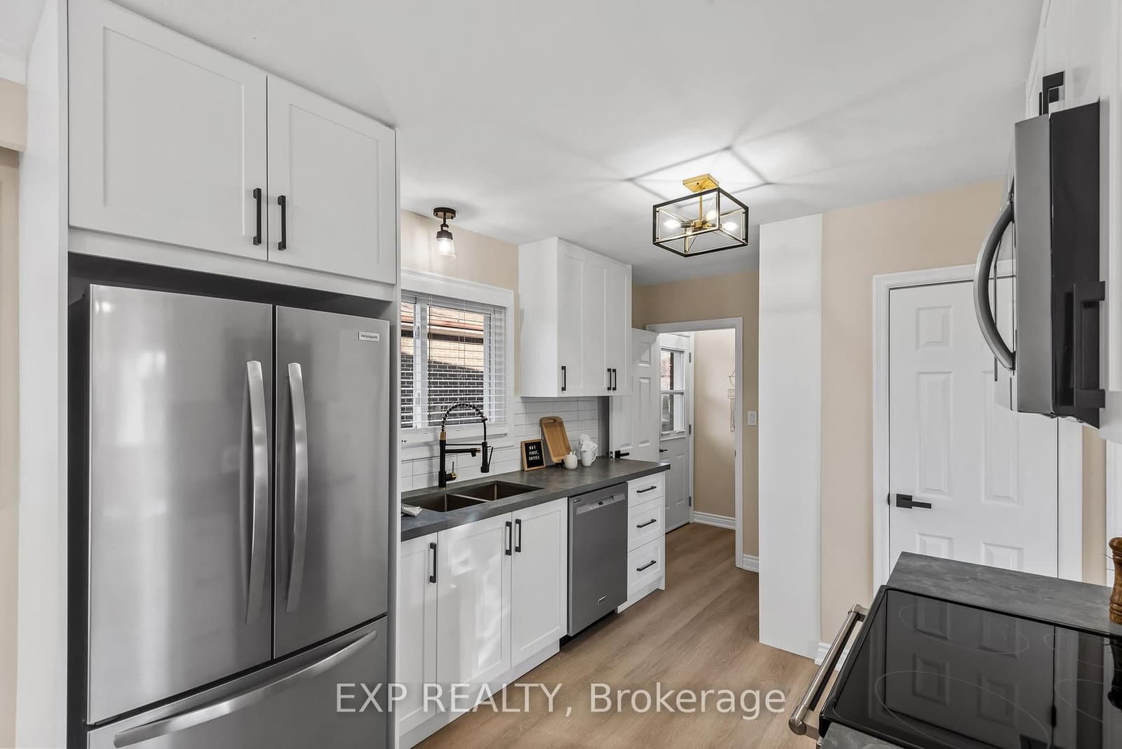 383 Windsor St, Oshawa - Photo 11 of 40