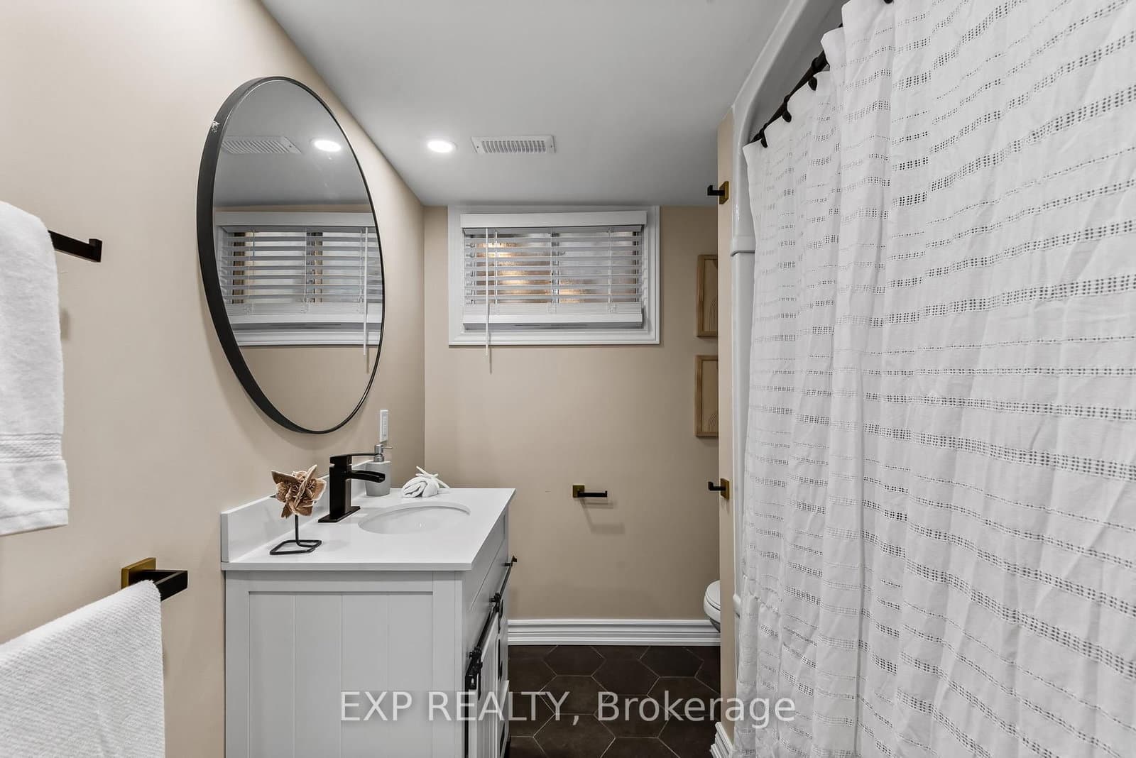 383 Windsor St, Oshawa - Photo 38 of 40