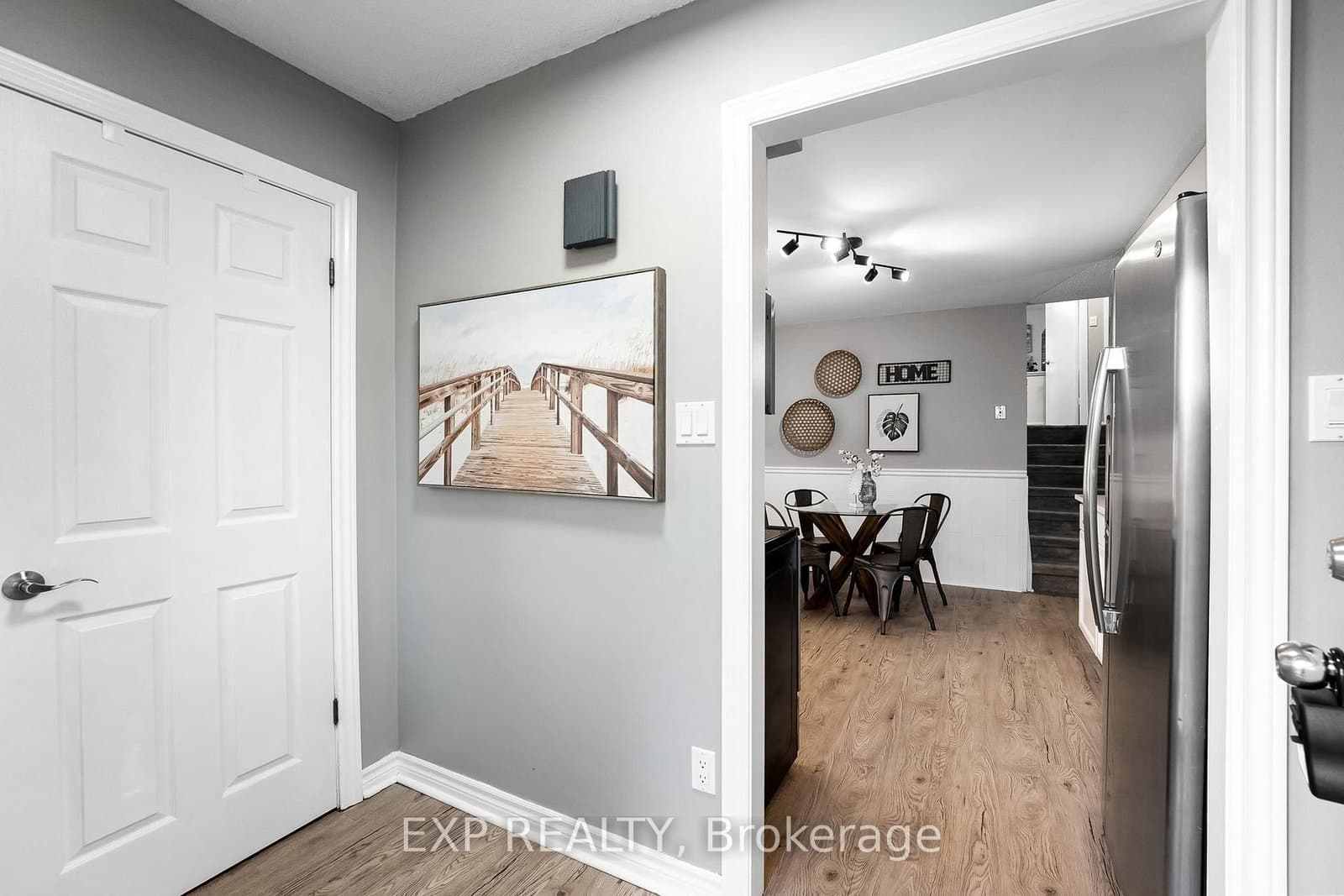 39 Inglis Ave, Courtice - Photo 4 of 40