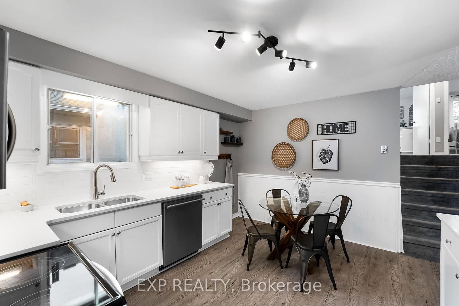 39 Inglis Ave, Courtice - Photo 5 of 40