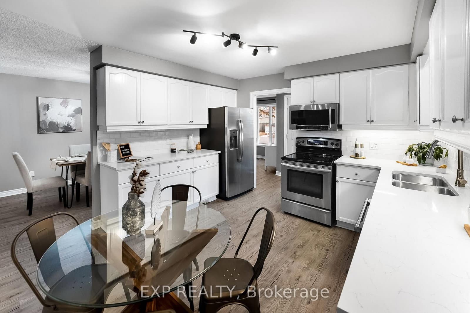 39 Inglis Ave, Courtice - Photo 8 of 40