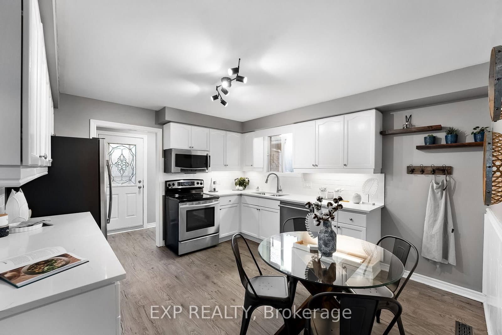 39 Inglis Ave, Courtice - Photo 10 of 40