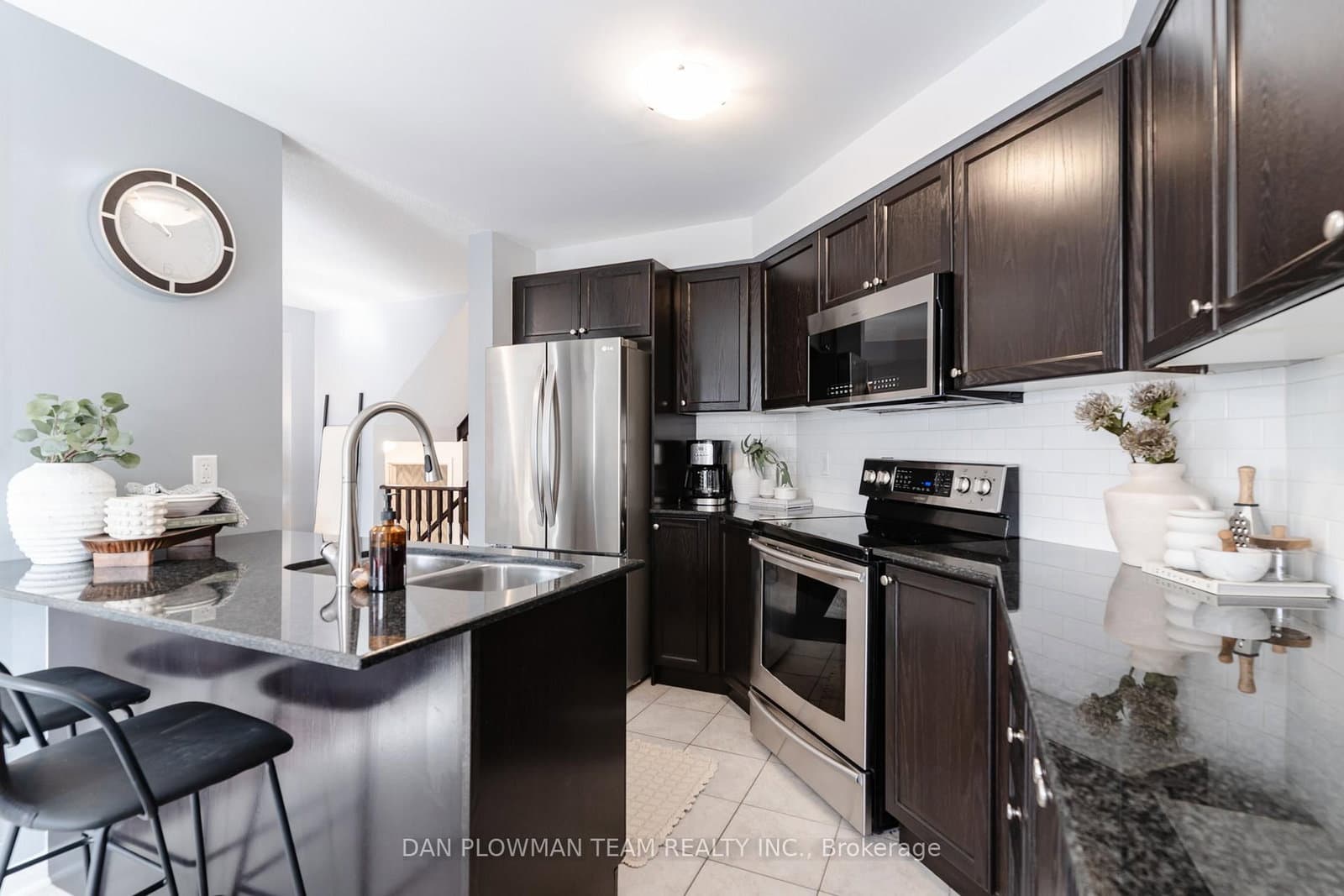 39 Sidney Rundle Ave, Bowmanville - Photo 10 of 38