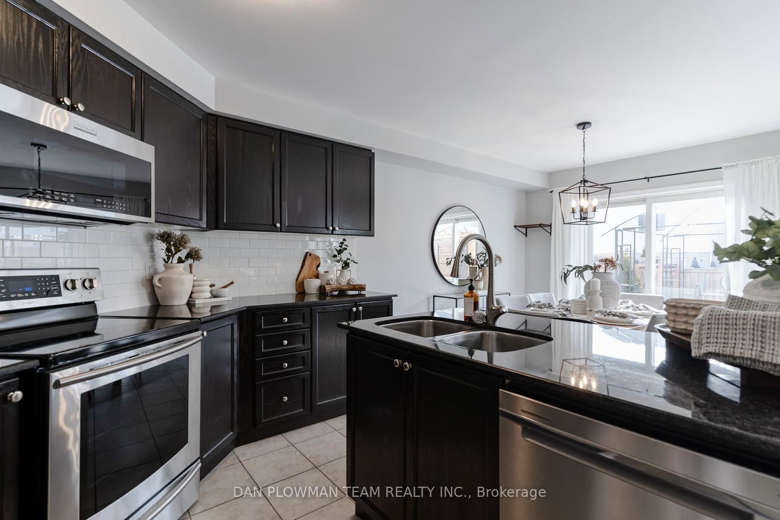 39 Sidney Rundle Ave, Bowmanville - Photo 11 of 38