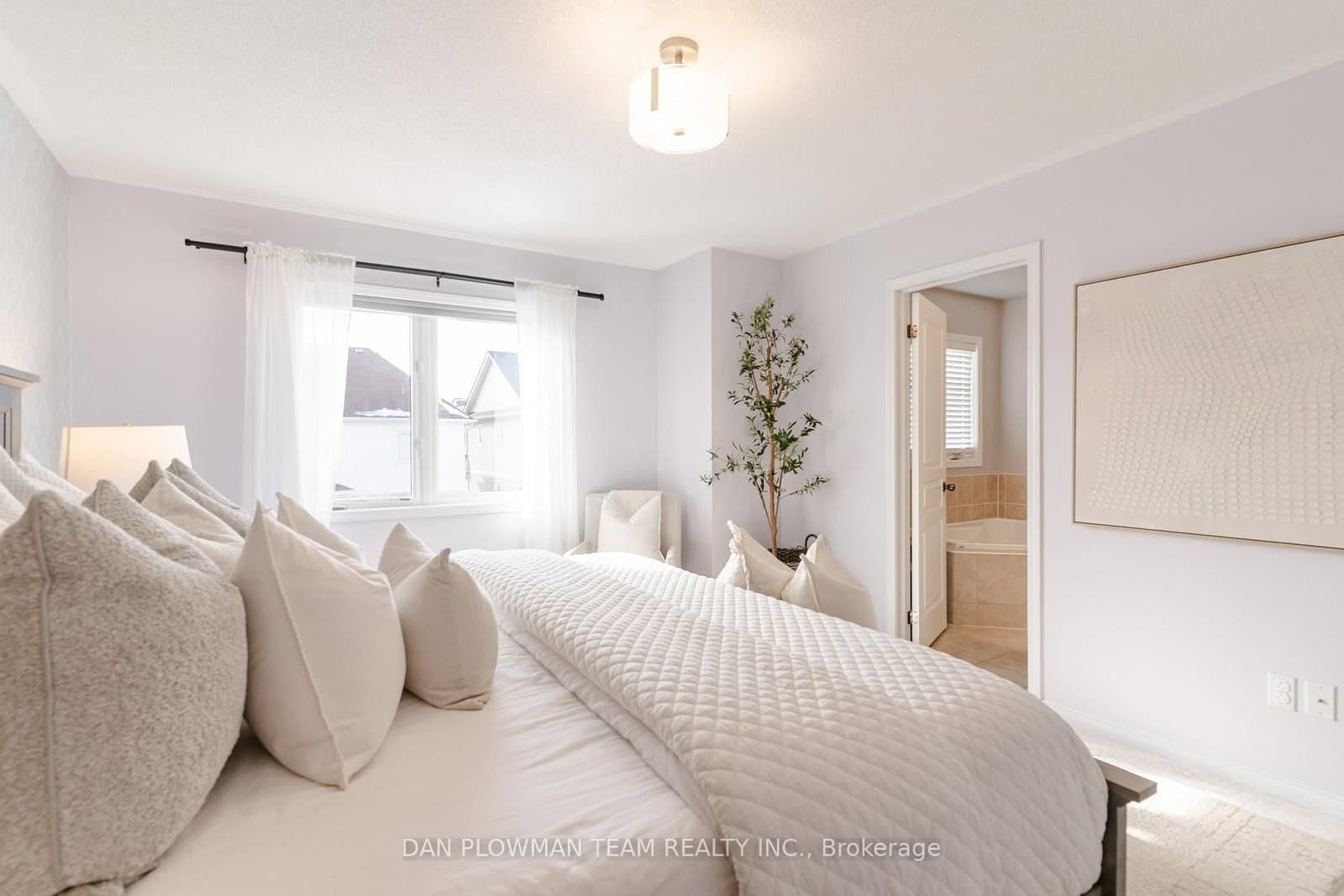 39 Sidney Rundle Ave, Bowmanville - Photo 15 of 38