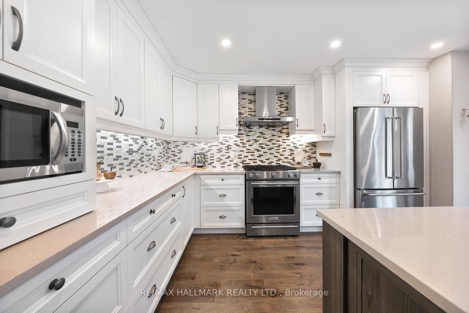 48 Ringwood Dr, Whitby - Photo 13 of 40