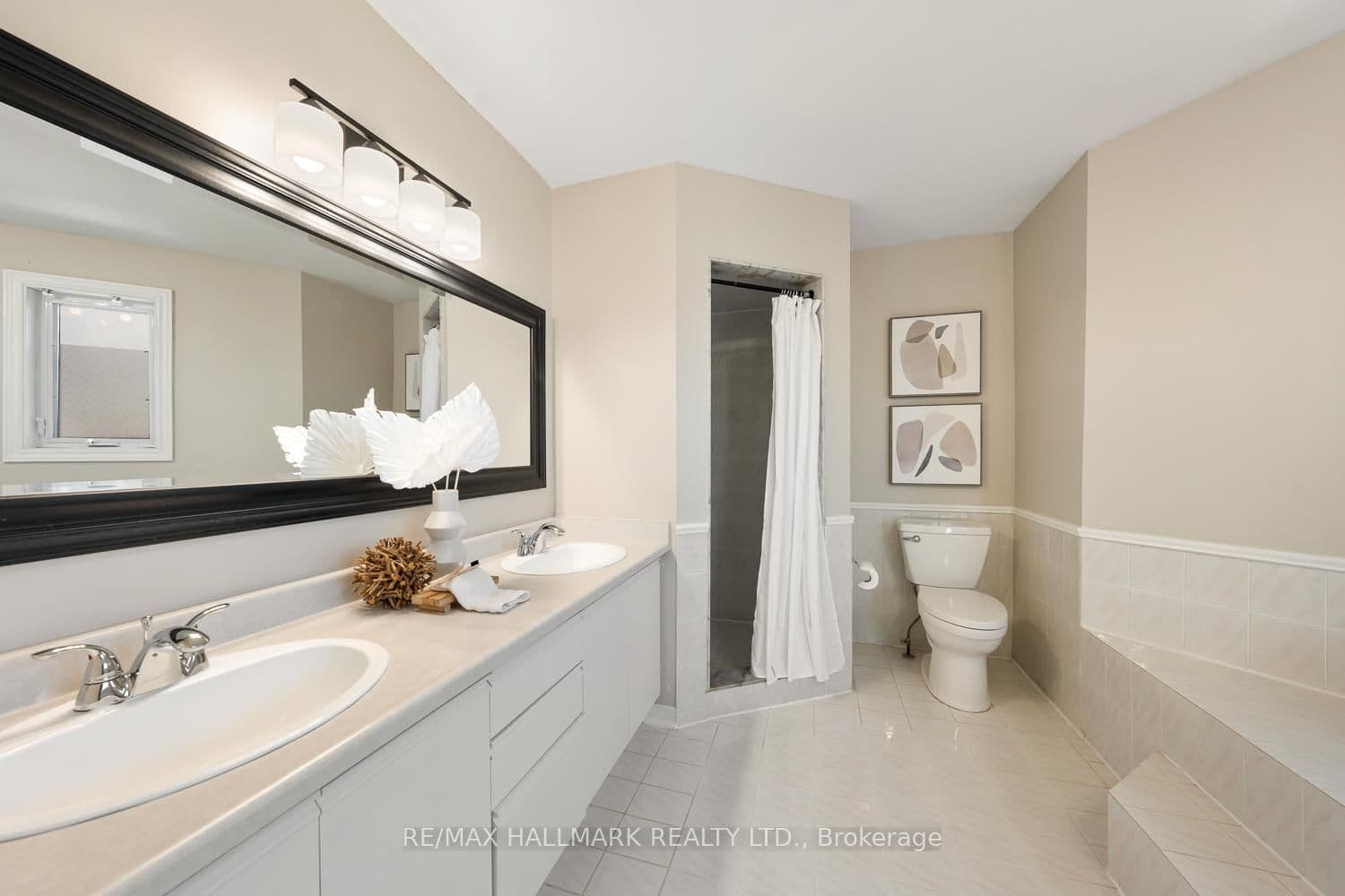 48 Ringwood Dr, Whitby - Photo 24 of 40