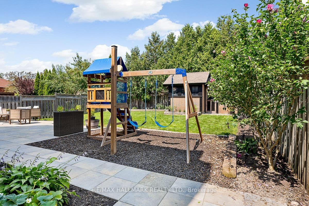 48 Ringwood Dr, Whitby - Photo 38 of 40
