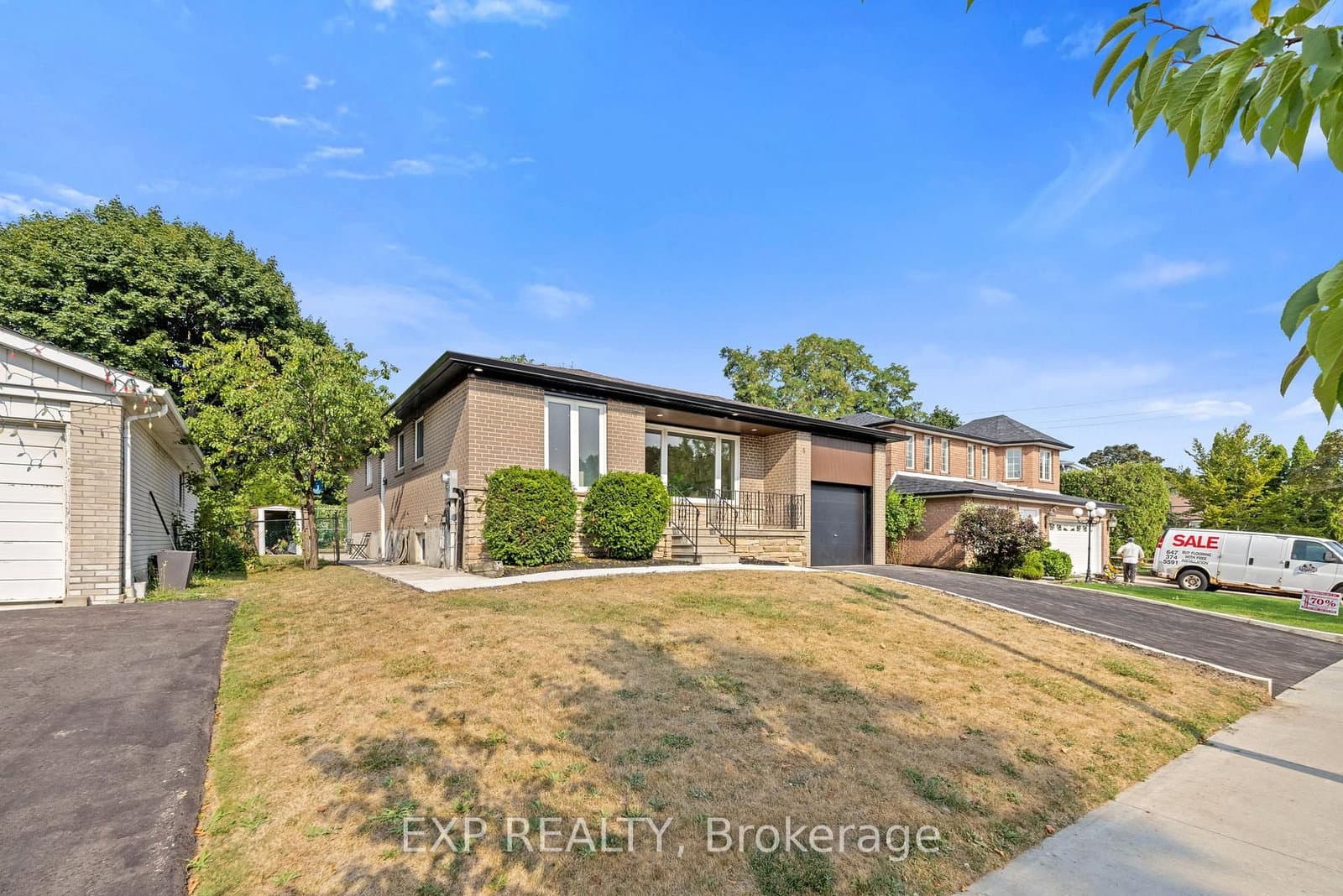 5 Midcroft Dr, Toronto - Photo 3 of 40