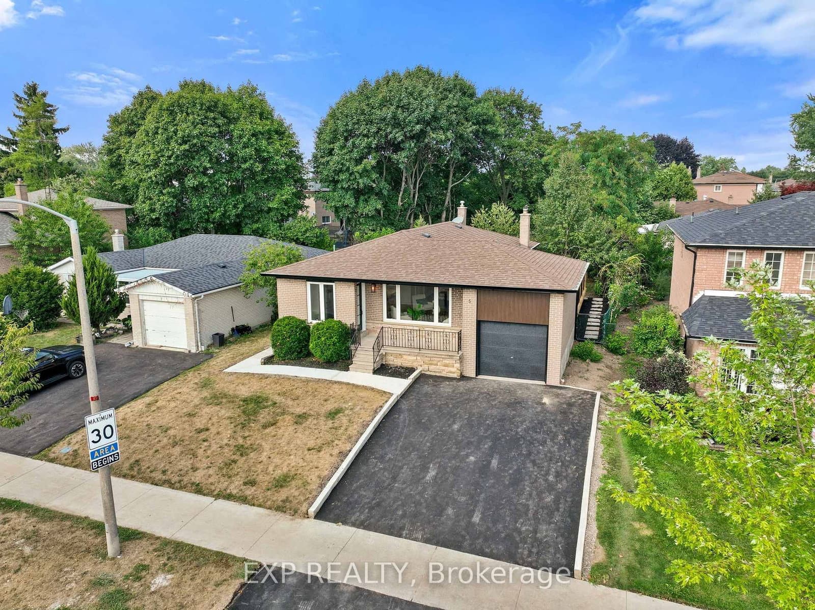 5 Midcroft Dr, Toronto - Photo 5 of 40