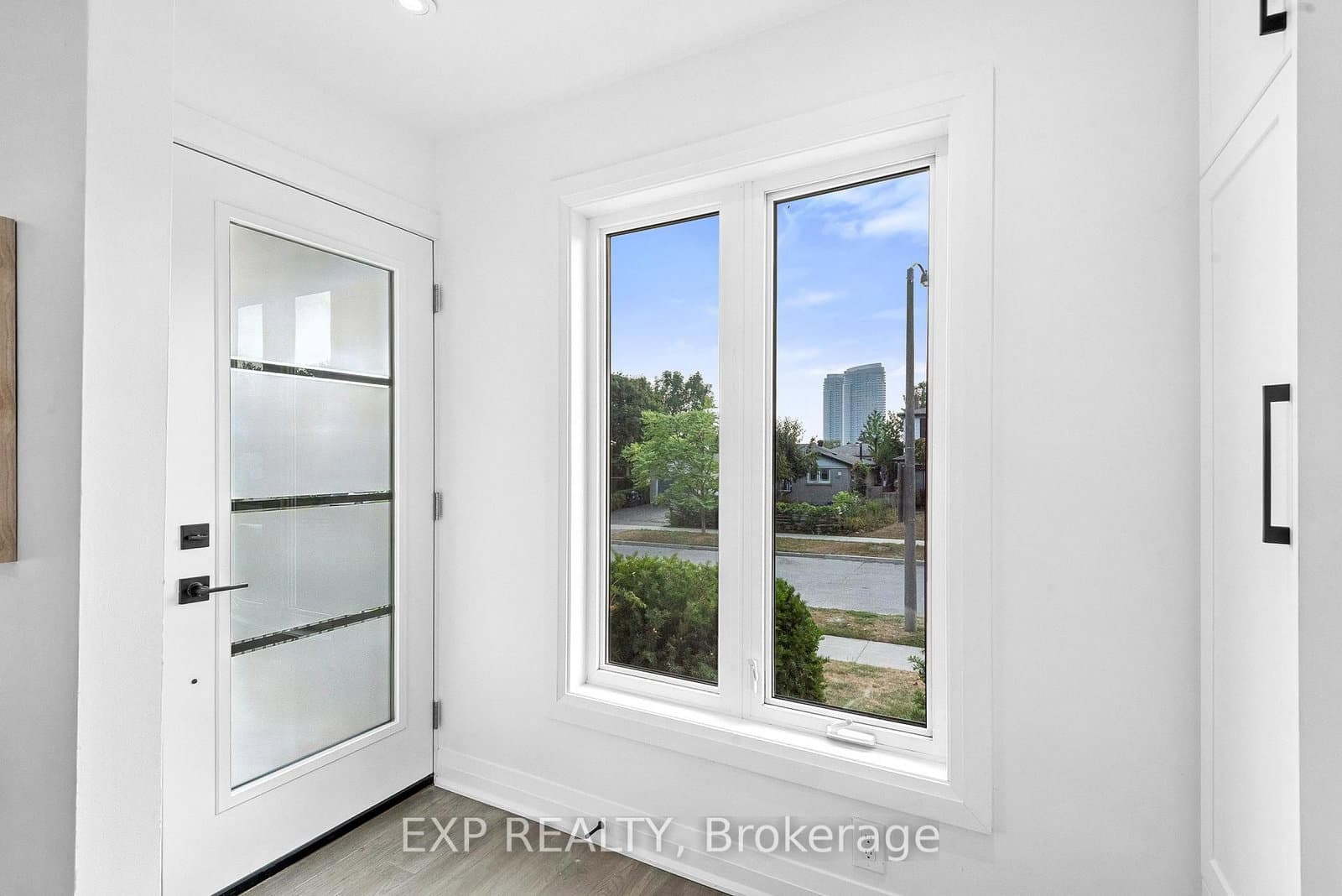 5 Midcroft Dr, Toronto - Photo 8 of 40