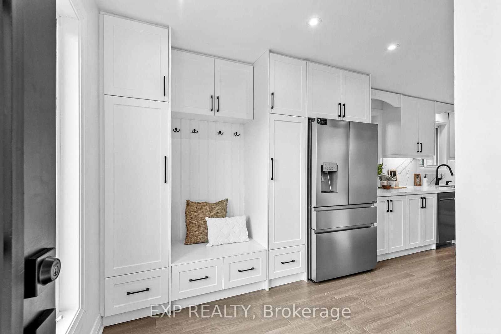 5 Midcroft Dr, Toronto - Photo 9 of 40