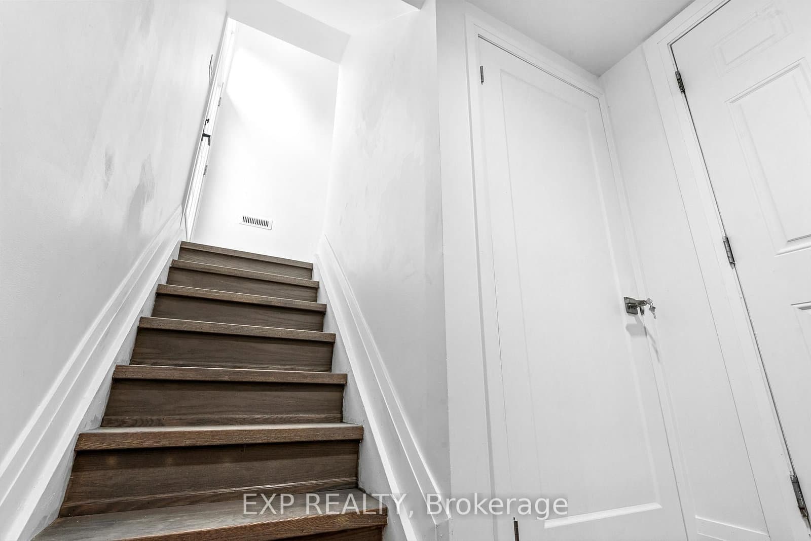 5 Midcroft Dr, Toronto - Photo 29 of 40
