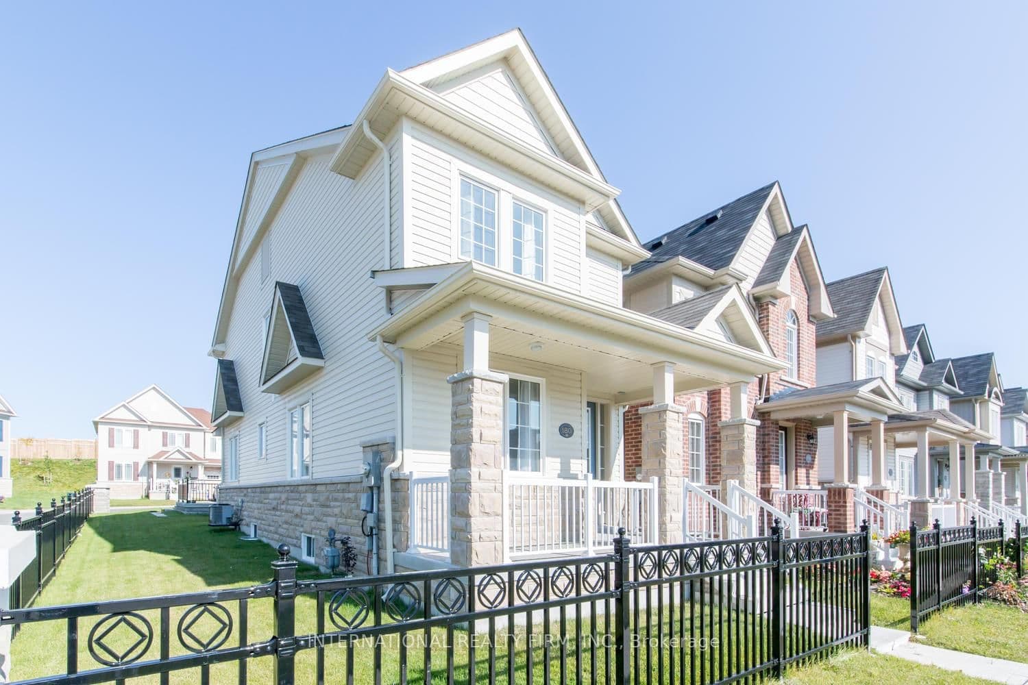 50 McBride Ave, Bowmanville - Photo 3 of 20