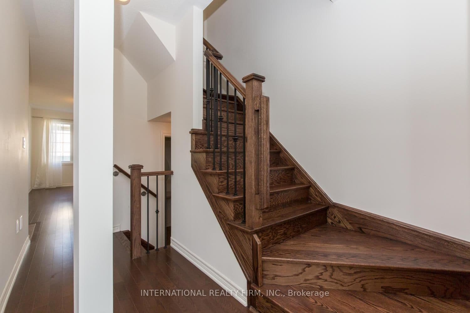 50 McBride Ave, Bowmanville - Photo 8 of 20