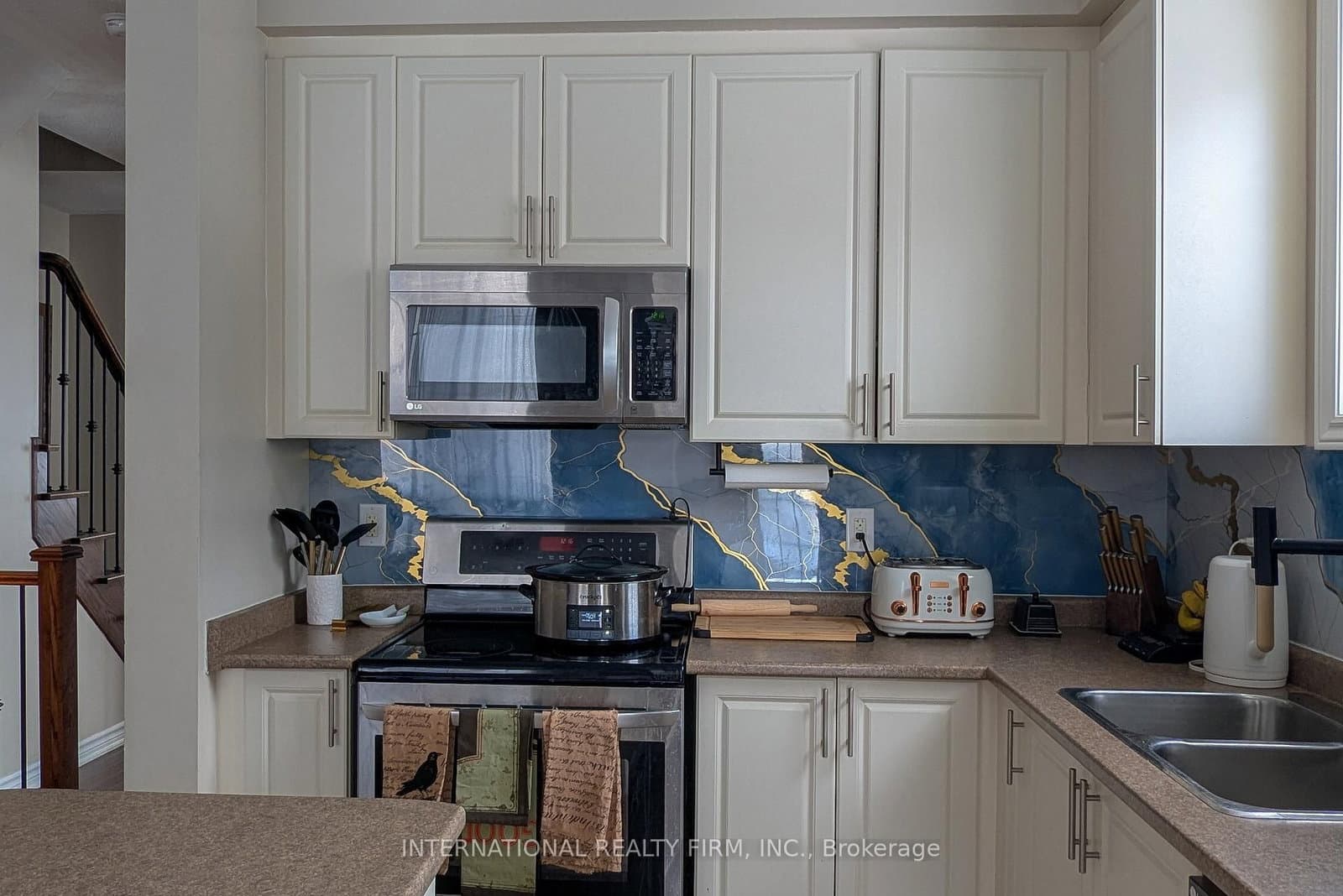 50 McBride Ave, Bowmanville - Photo 10 of 20