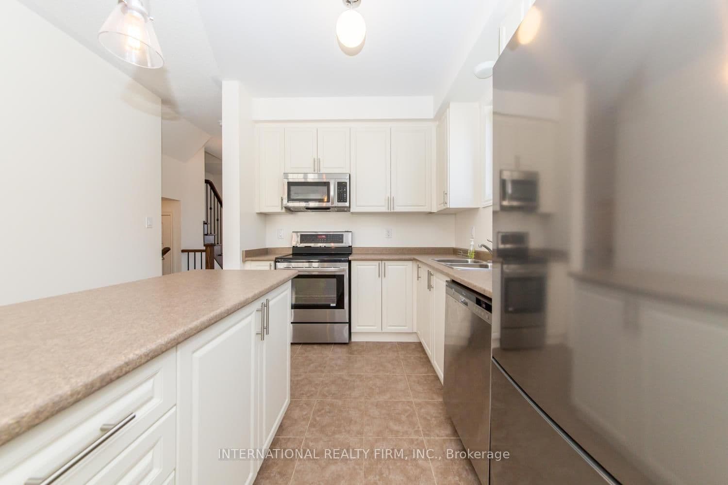50 McBride Ave, Bowmanville - Photo 12 of 20