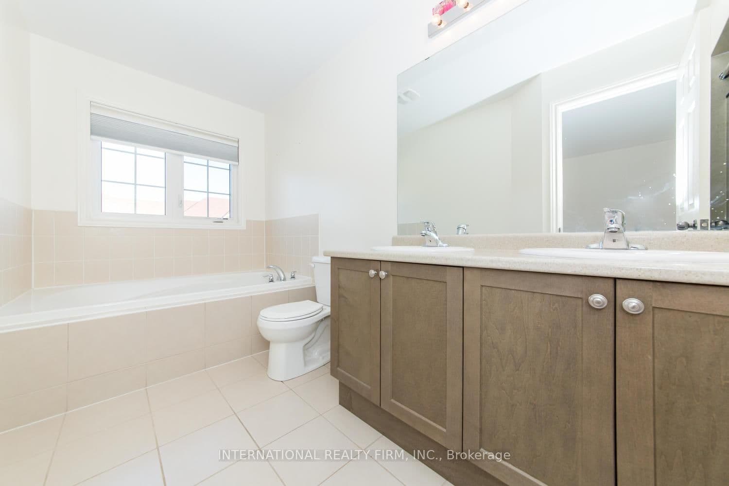 50 McBride Ave, Bowmanville - Photo 16 of 20