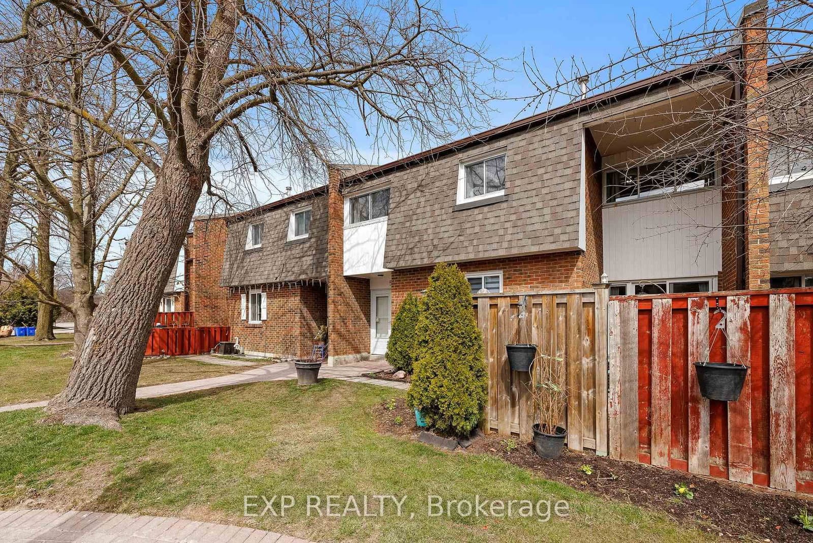 109 Dovedale Dr, 51, Whitby - Photo 3 of 40