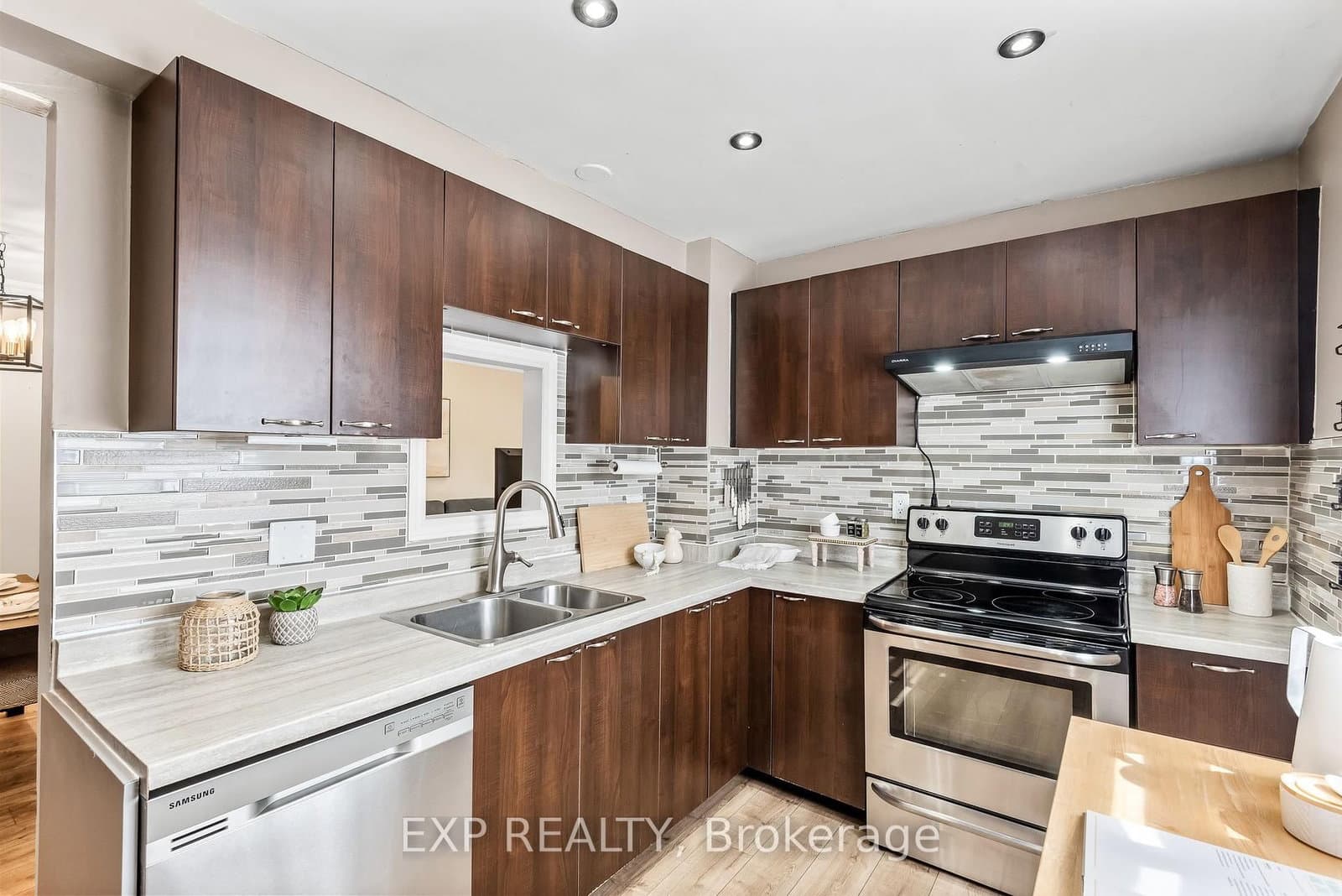 109 Dovedale Dr, 51, Whitby - Photo 13 of 40
