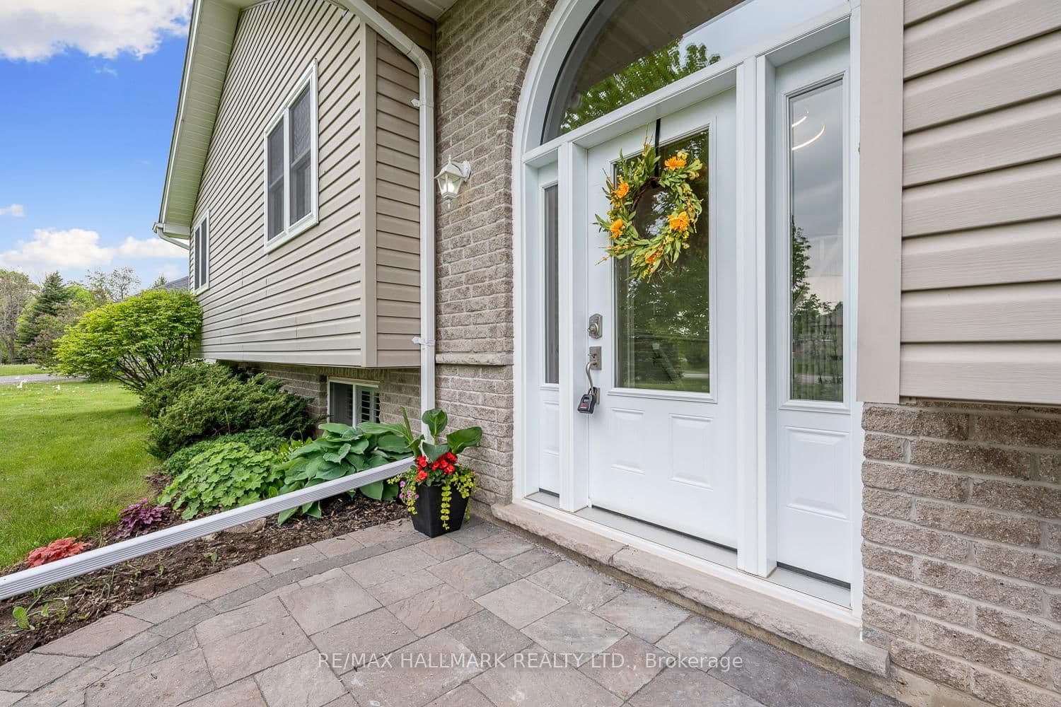 59 Suggitt Dr, Nestleton Station - Photo 5 of 40