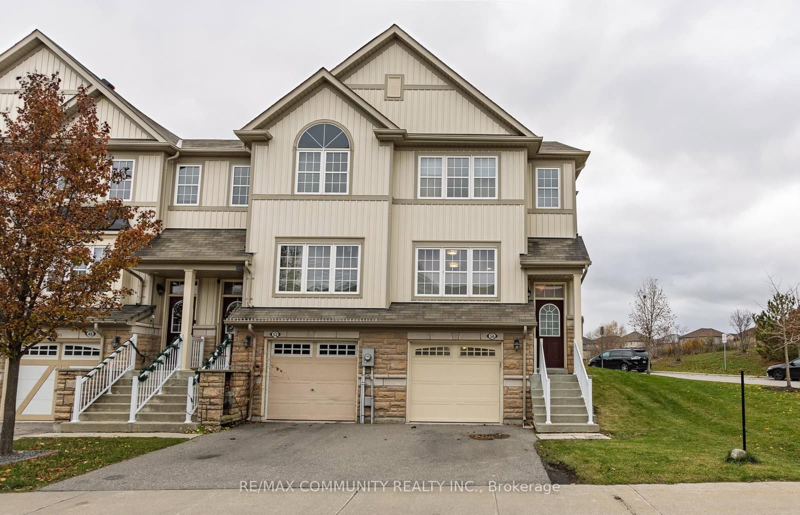 6 Farmstead Dr, Bowmanville