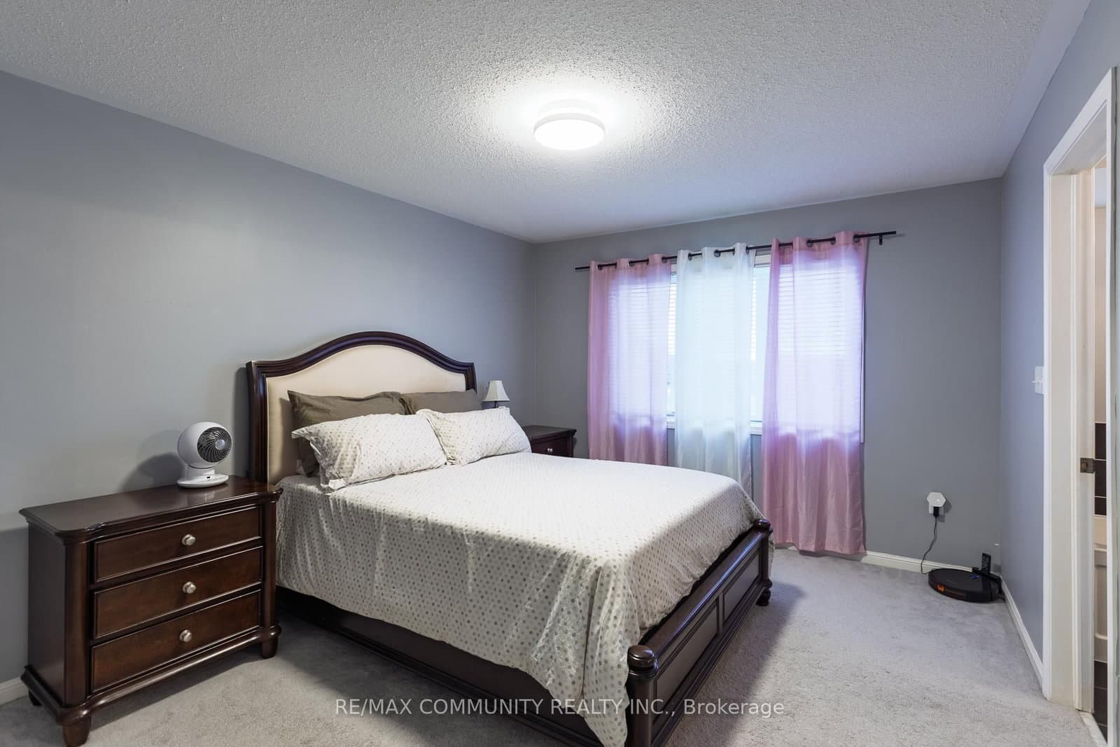 6 Farmstead Dr, Bowmanville - Photo 7 of 28