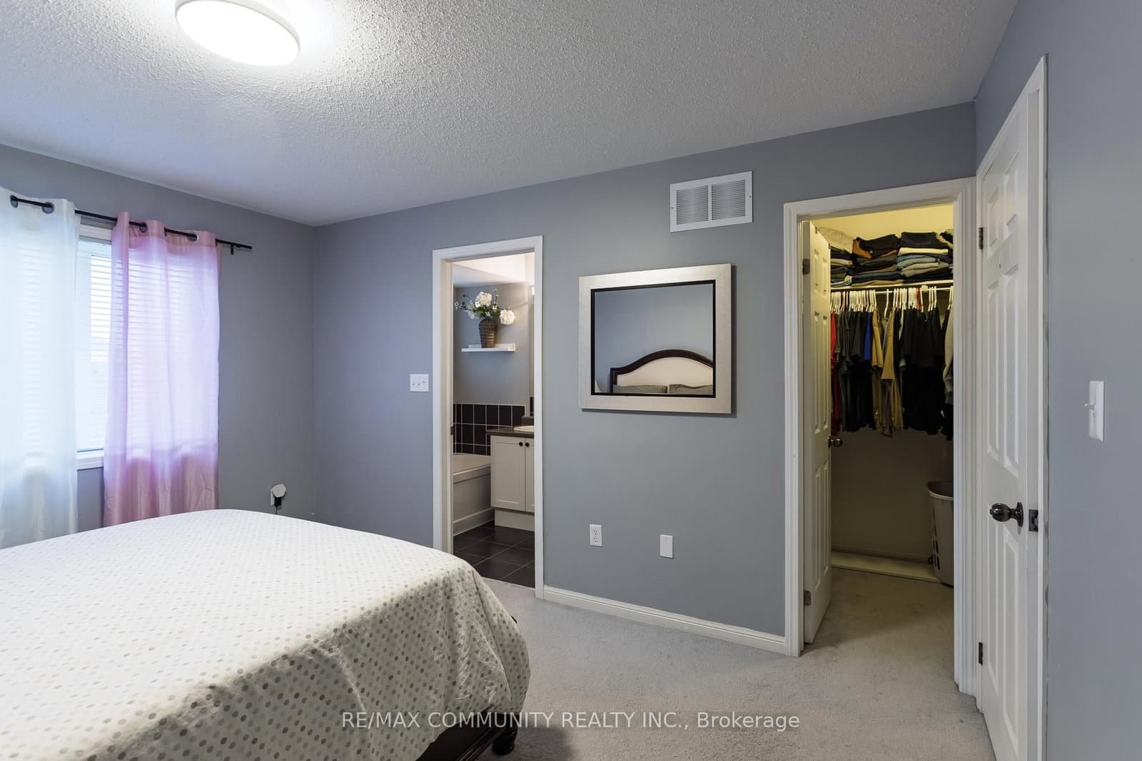 6 Farmstead Dr, Bowmanville - Photo 8 of 28