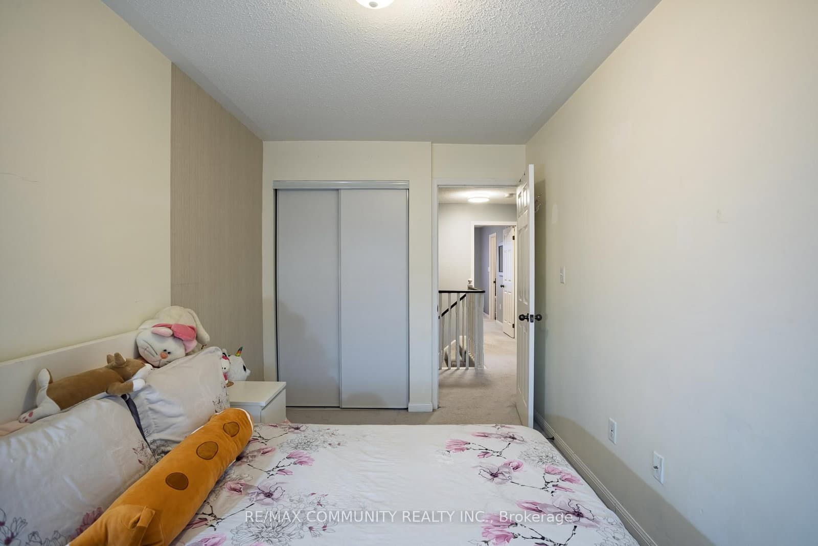 6 Farmstead Dr, Bowmanville - Photo 14 of 28
