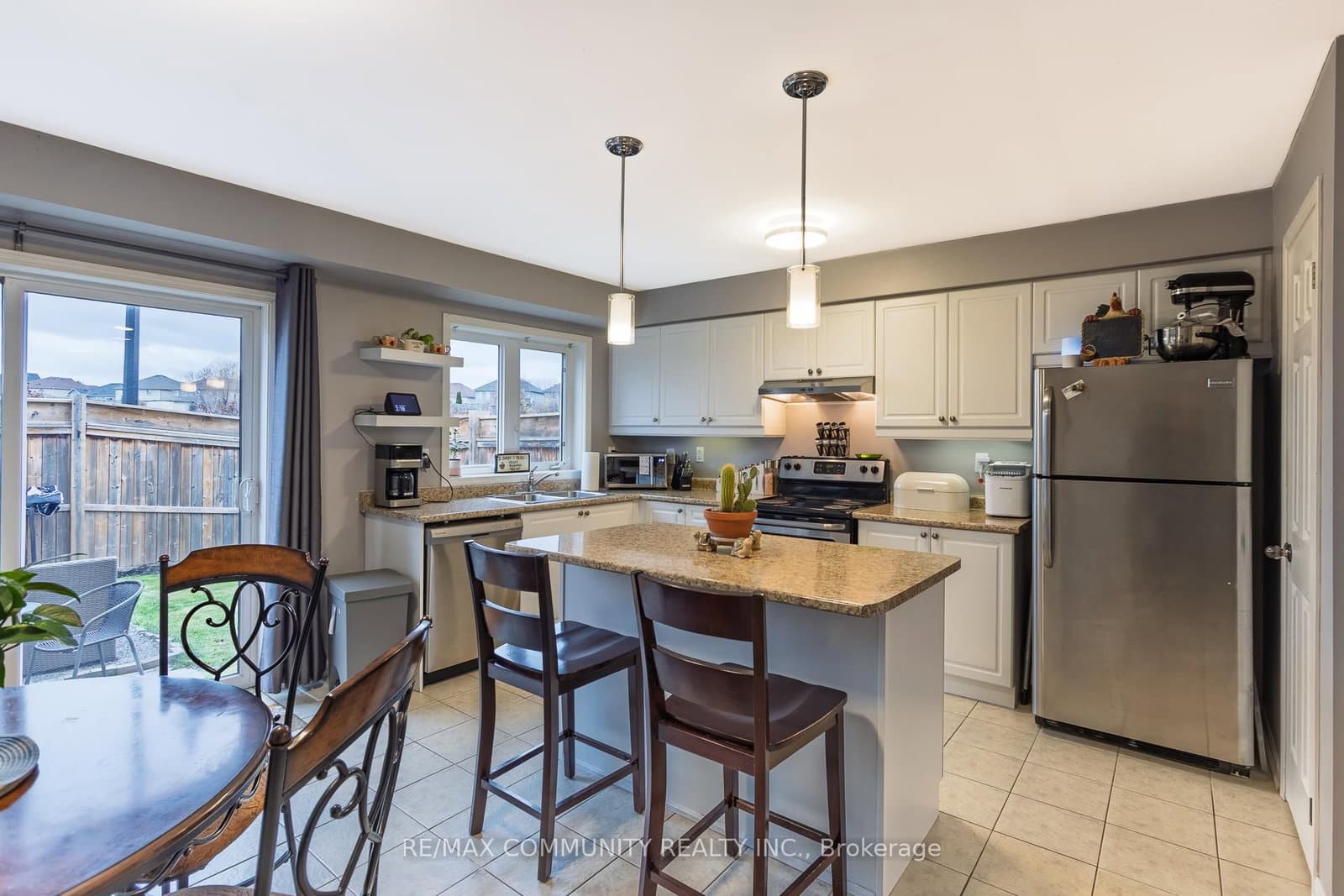 6 Farmstead Dr, Bowmanville - Photo 15 of 28