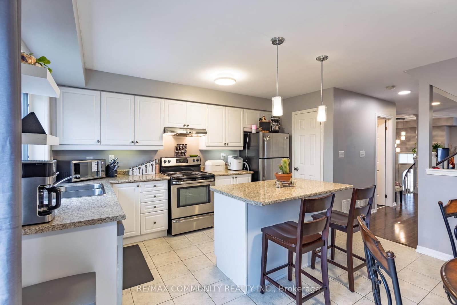 6 Farmstead Dr, Bowmanville - Photo 18 of 28