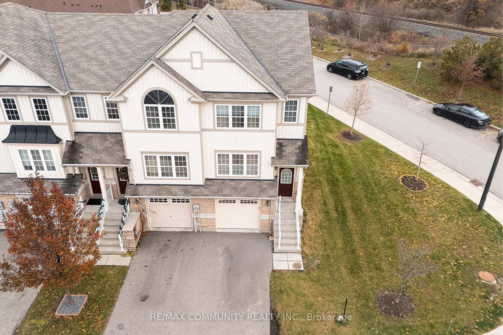 6 Farmstead Dr, Bowmanville - Photo 25 of 28