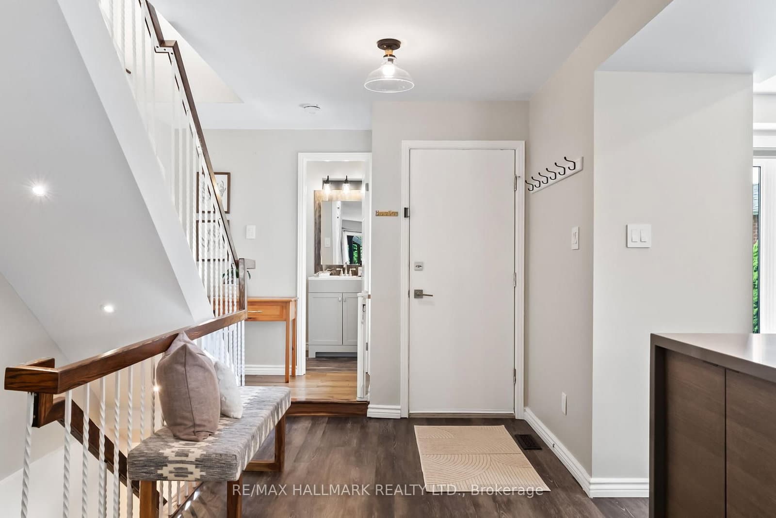 60 Frost Dr., Whitby - Photo 4 of 40