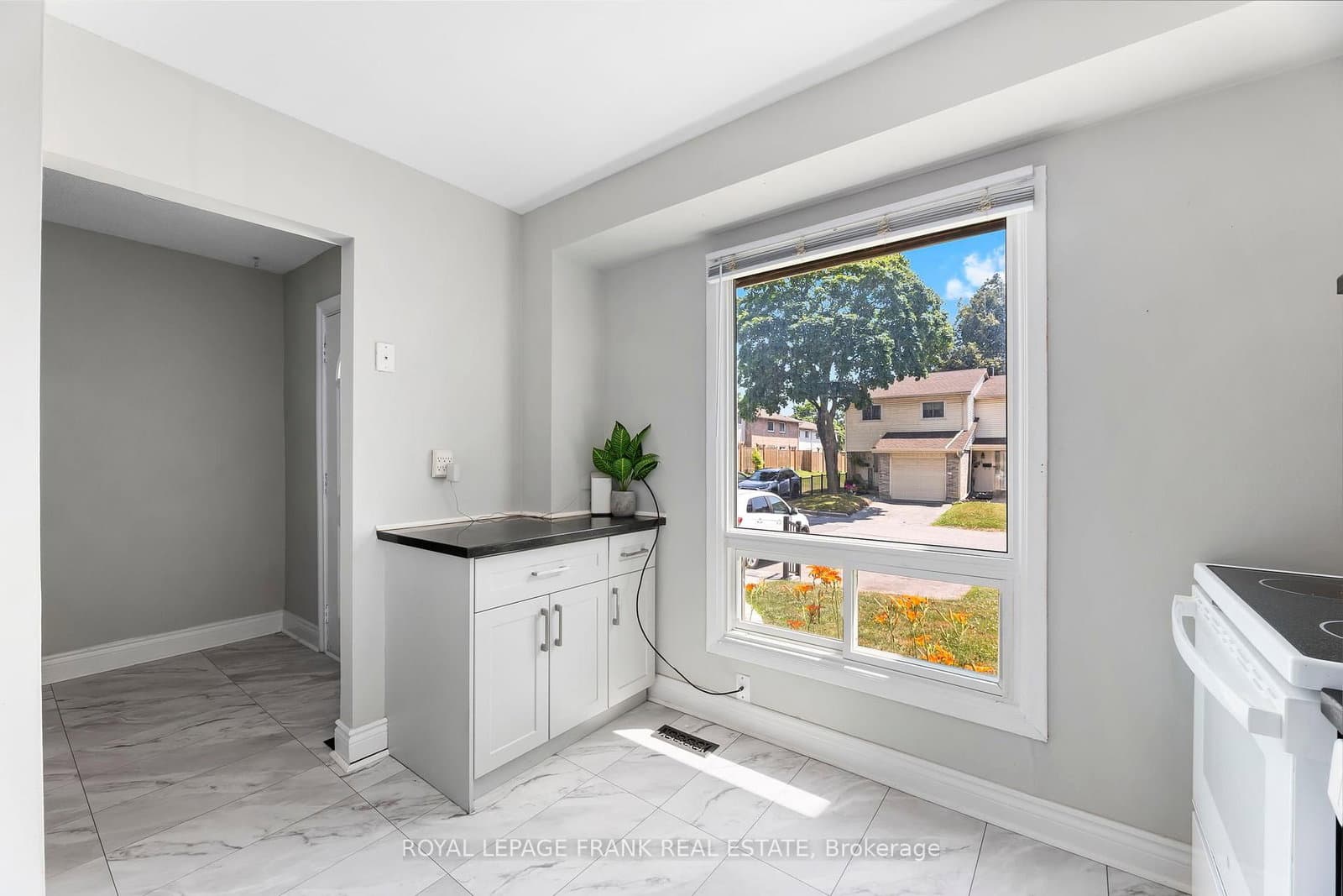 61-611 Galahad Dr, Oshawa - Photo 10 of 35