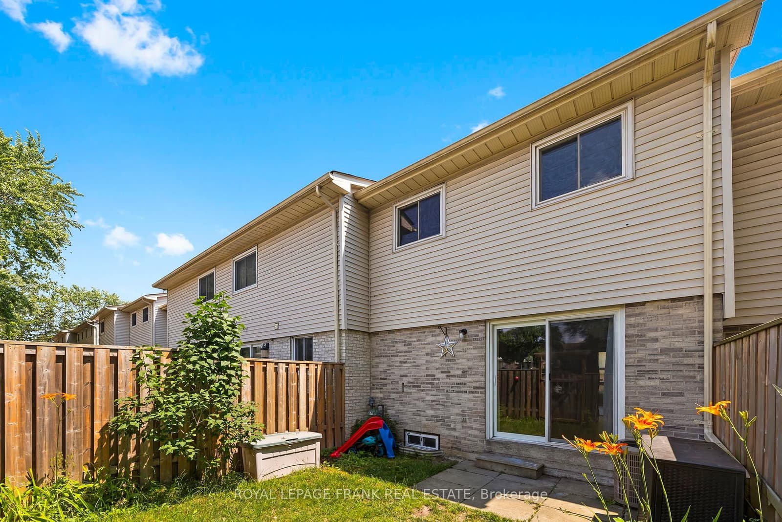 61-611 Galahad Dr, Oshawa - Photo 30 of 35