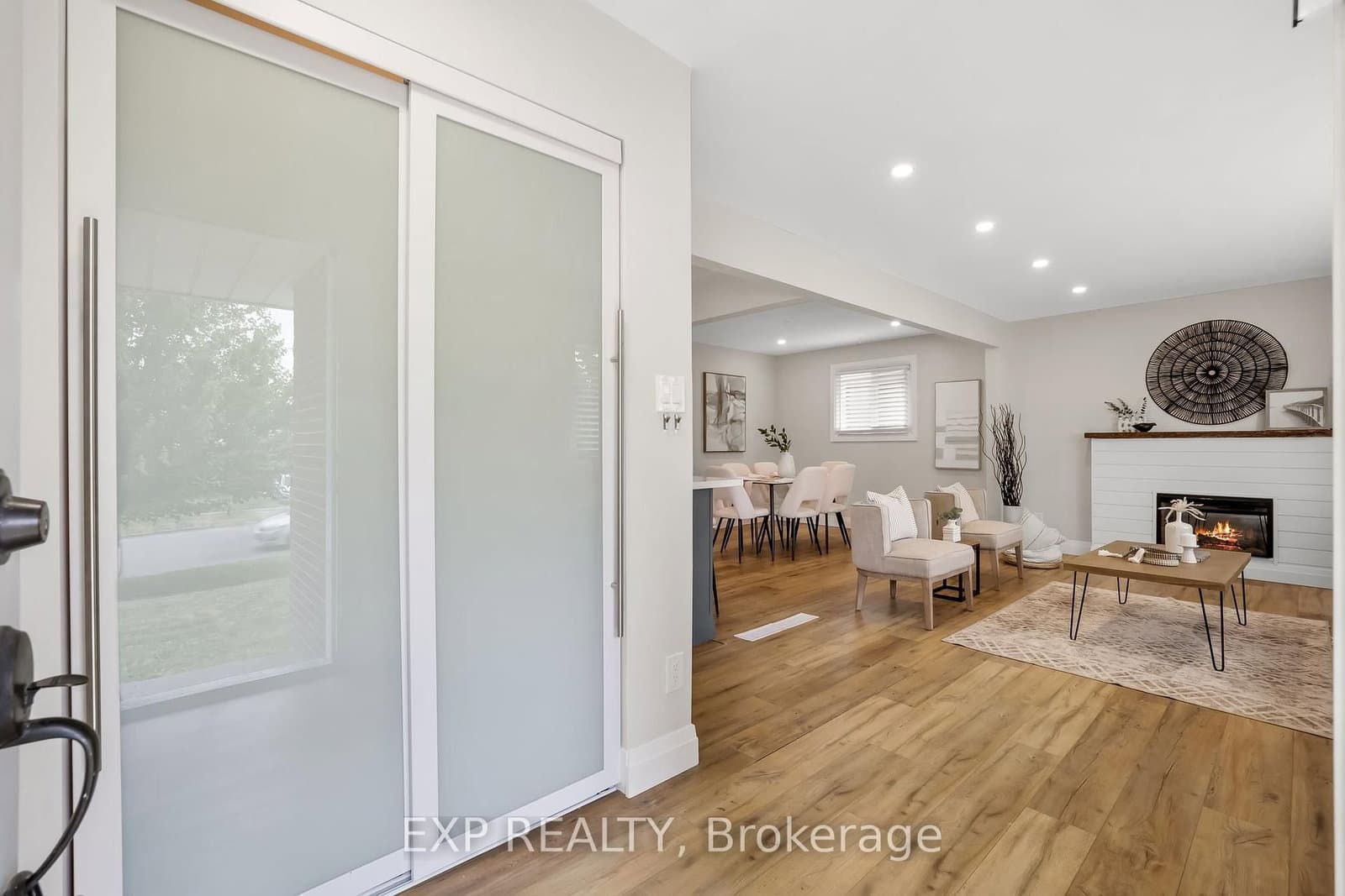 610 Shakespeare Ave, Oshawa - Photo 9 of 39