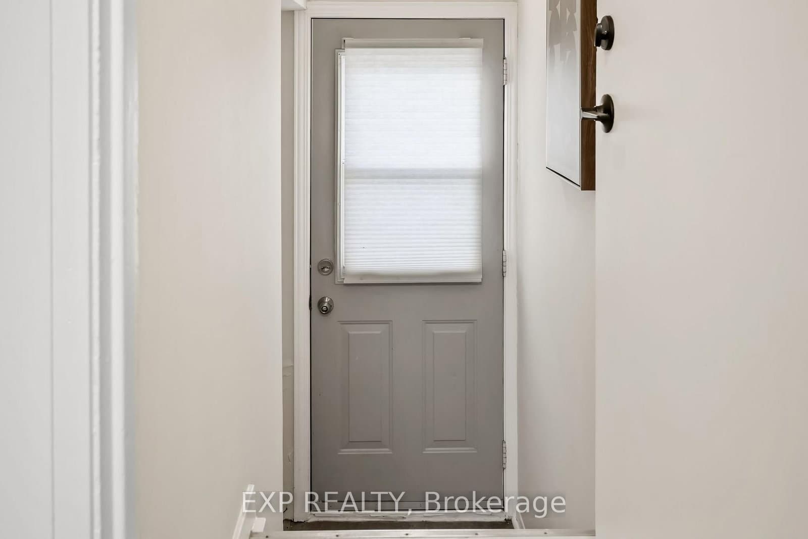 610 Shakespeare Ave, Oshawa - Photo 22 of 39